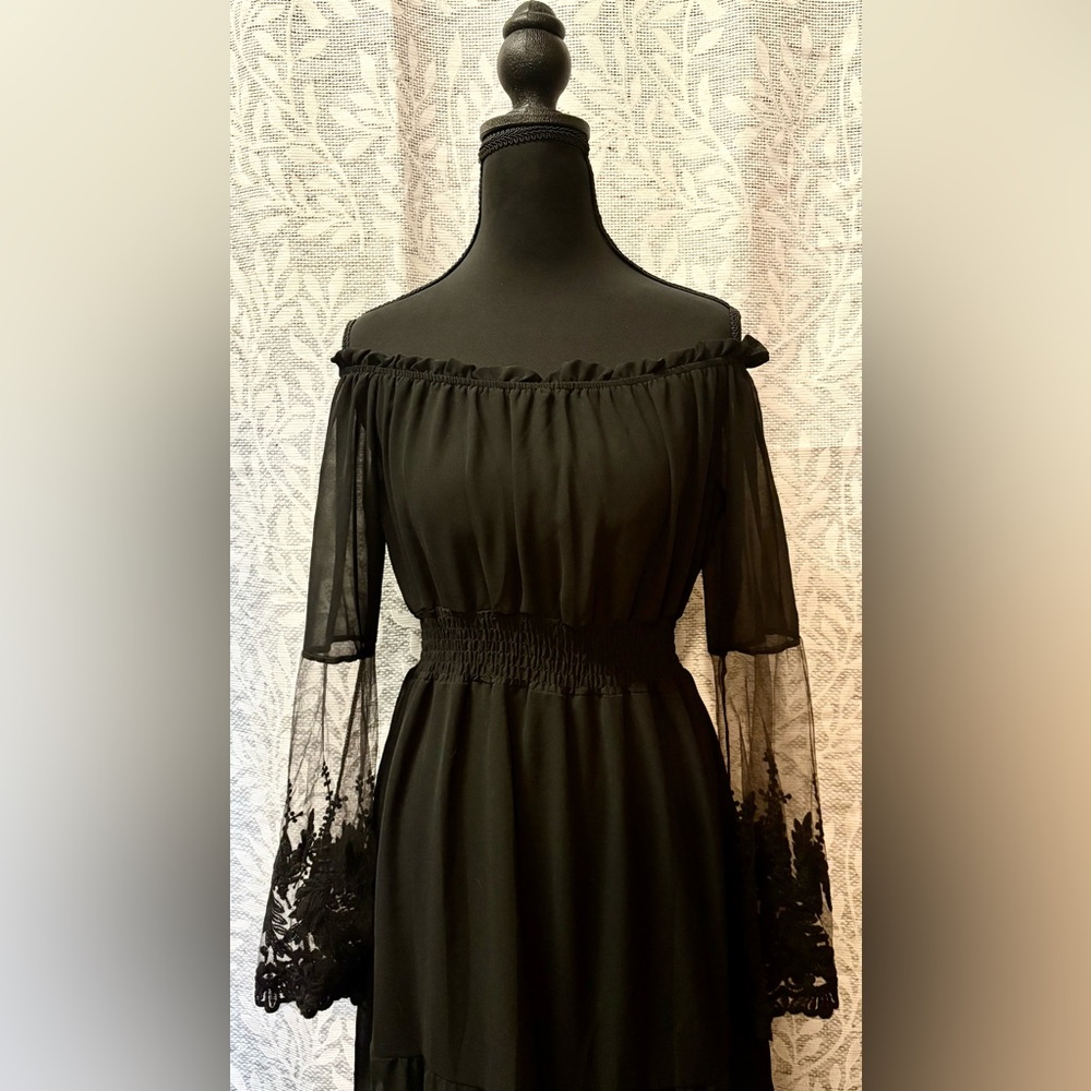 **NWOT**   Queen Bee Maternity Black Long Sleeve Dress - Picture 2 of 5